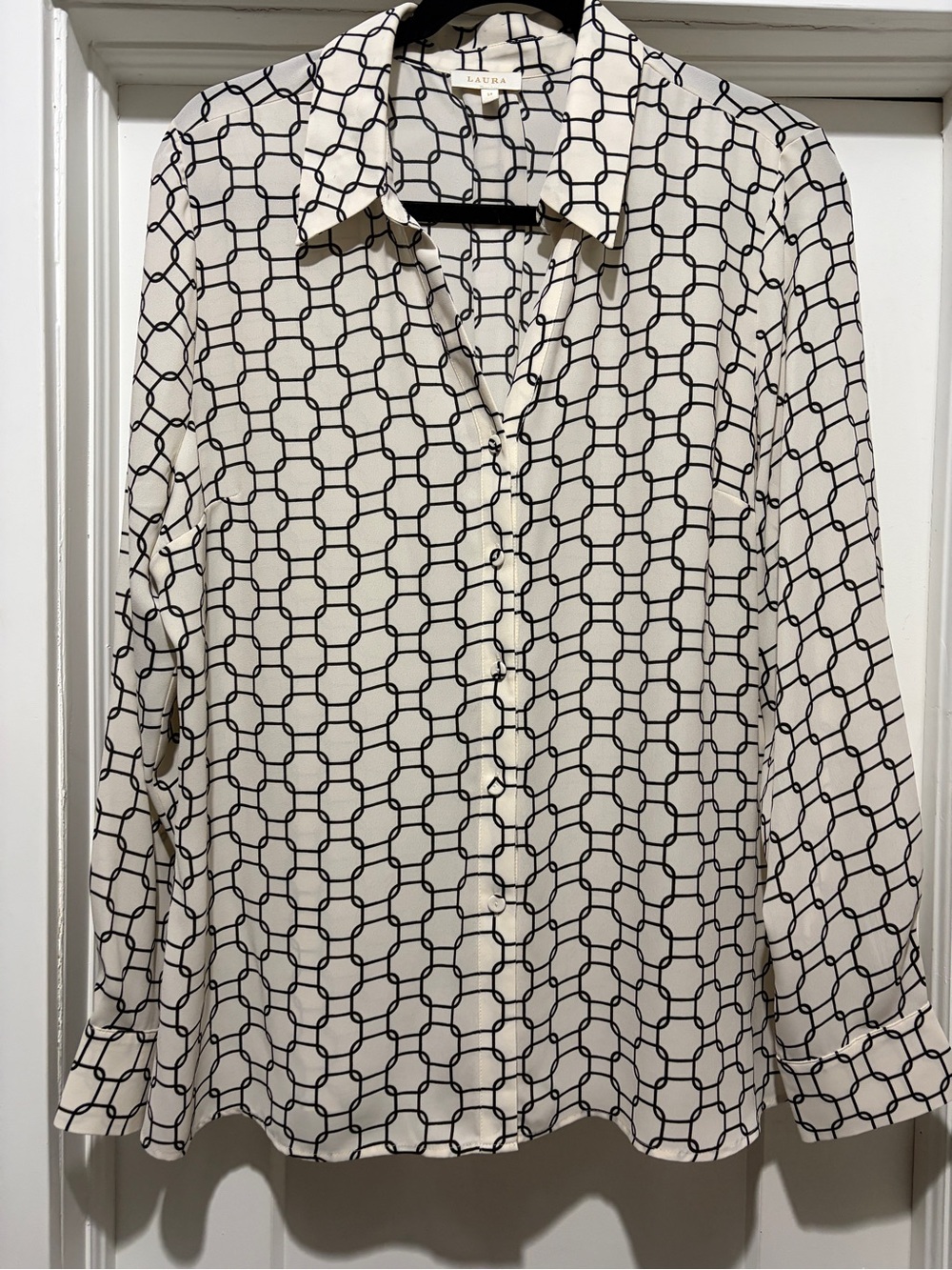 LAURA Cream Geometric Print Long-Sleeve Button-Down Shirt